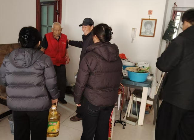 聚龙湾：联合开展春节慰问空巢老人暖心行动