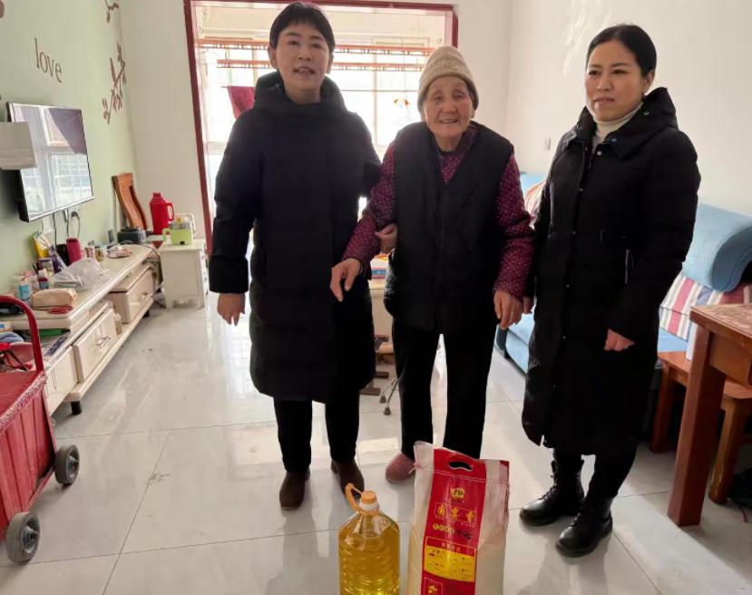 情暖新春，心系业主——集团物业运营公司事业三部开展走访慰问活动