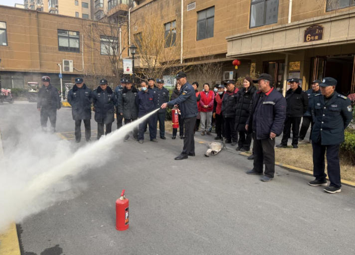 天正·中央大街北区：消防演练筑防线  守护平安家园