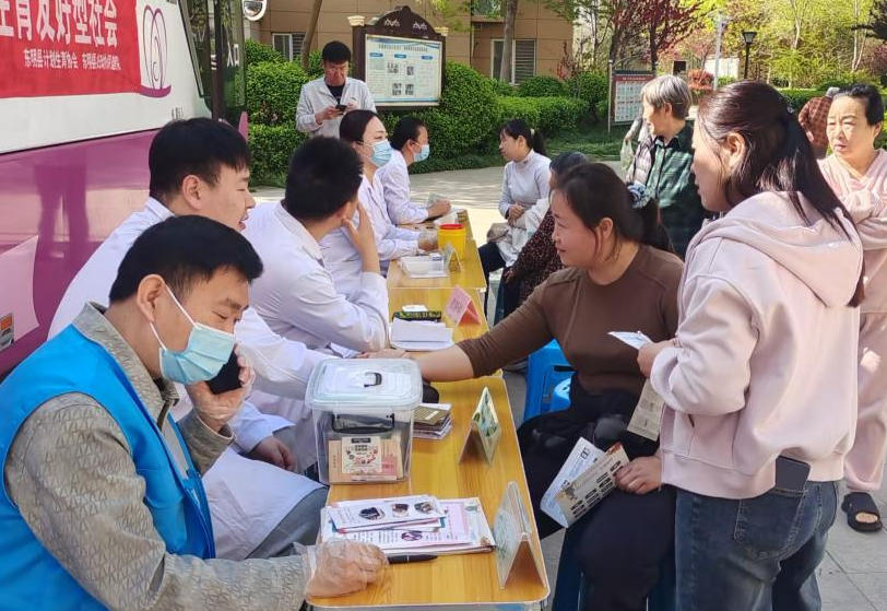 丰海·御龙湾:开展爱心义诊进社区 健康服务暖人心