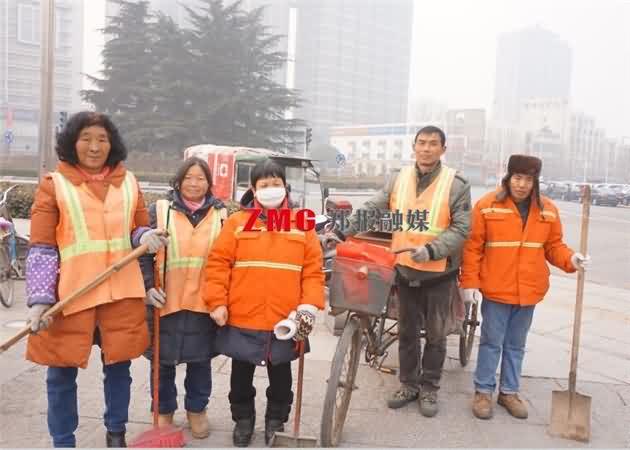 点击图片翻到下一页>> 郑州土豪环卫队 家产过千万为何干环卫工作?(组图)