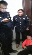 银湾集团｜物业专题：淮海现代城醉酒男子昏睡路边 热心秩序维护员护送回家