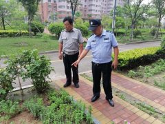 车站派出所警官孙宝忠一行莅临怡欣花园检查指导禁毒排查工作