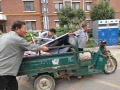 怡欣花园开展大扫除活动，为小区幼儿园开园做准备